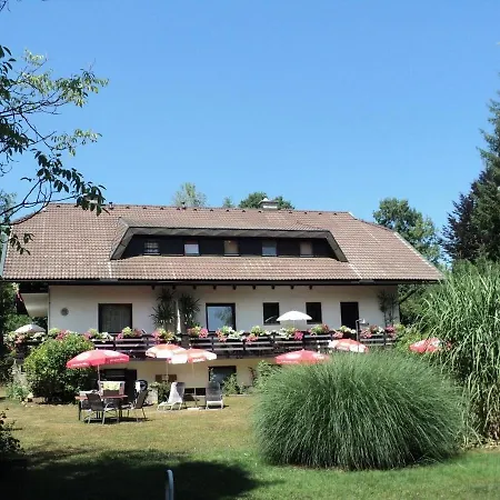 Appartements Kubisko WG 2 * Keutschach am See